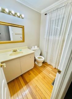 Luxury house 7 bdrms - near airport, sq 1, Private Backyard - 4