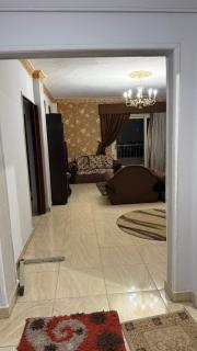 Sea View 3 Bedroom Apartment Sidi Gaberشقة 3 غرف بإطلالة مباشرة على البحر للإيجار في مصطفى كامل - 1