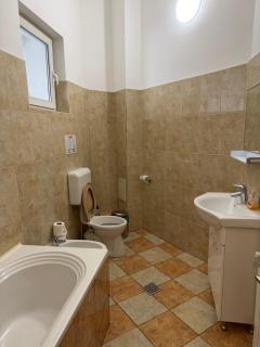 Ultra Central 3Bedroom Apartment with Self Check in - 3