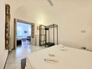 Old Town, Spacious Flat by the Sea and WiFi - 1