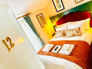George Hotel & Granary - 9