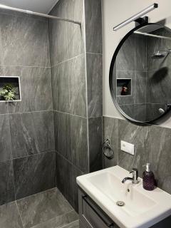 Chic & simple old town apartment - 7