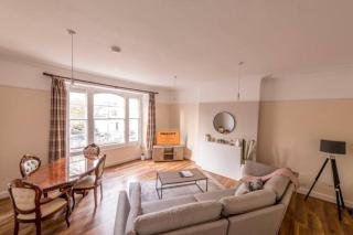 Alma Luxe with Free Parking by Prescott Apartments - 8