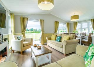 Otters Mead Boutique Lodges - Beetley - 9