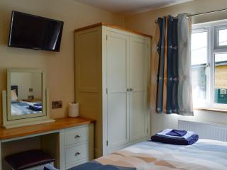 River Lodge - Uk6650 - 2