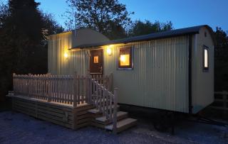 Swanage Shepherds Hut 2 - 5