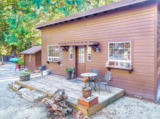 Mt Vernon 3BR&3BA Peaceful Off-Grid Cabin, Hiking, Waterfalls & Downtown Nearby - 1
