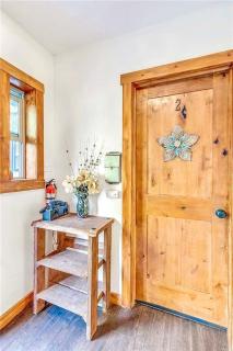 Mt Vernon 3BR&3BA Peaceful Off-Grid Cabin, Hiking, Waterfalls & Downtown Nearby - 2