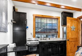 Mt Vernon 3BR&3BA Peaceful Off-Grid Cabin, Hiking, Waterfalls & Downtown Nearby - 5
