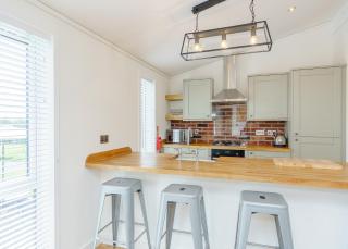 Winston Farm Lodges - Ternhill - 2