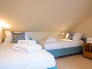 Tree House - Uk7556 - 5