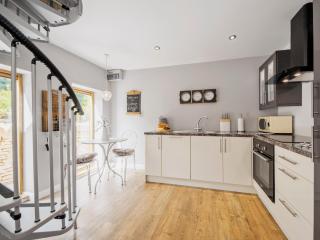 Cottage Retreat - 1