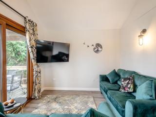 River Retreat-B6842 - 7