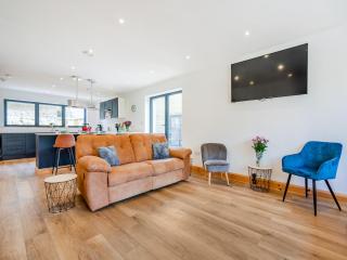Glebe House - 9