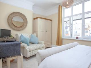 Russell House - 9