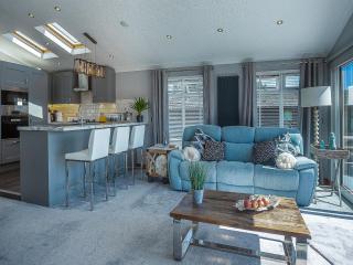 36 At The Sanctuary - Uk50278 - 8