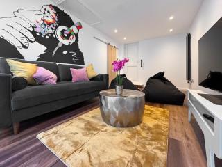 Stradbroke House - 8