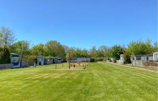 2 Bedroom Amazing Stacaravan In Westergeast - 1