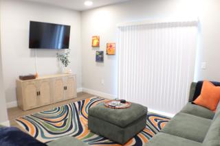 Modern Apt,Pool, Gym, In-Unit Bike Storage - 1