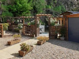 Howburn Log Cabin - 7
