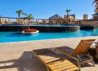 Modern Pool - View Sanctuary in Al Dau Heights - 1