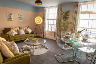Seaside View 3BR with Beach Access in Central Margate - 0