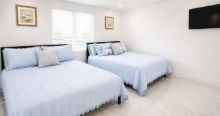 Modern 2BR in Miami - Centrally located - Free On-Site Garage Parking - 4