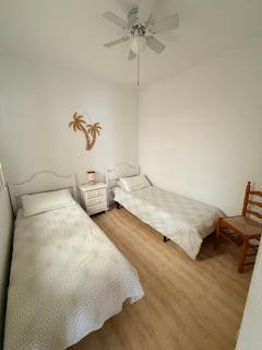 2-Bedroom Bungalow with Roof Terrace - Central La Zenia - Free WiFi - 6