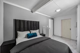 Modern Backyard Suites - 8