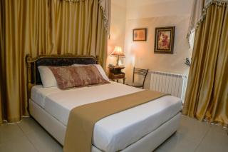 Theodos Hotel - 1