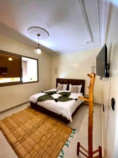 TILILI Travelers Guesthouse - 3