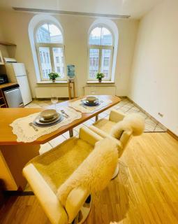 Complete Old Town Sanctuary - Dual Apartments - 4