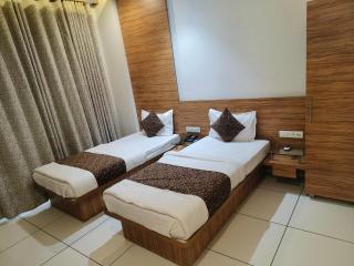Hotel Decent - 8