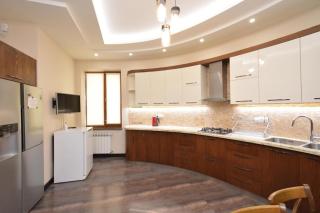 Kajaznuni Street, 3 bedrooms Luxury & Unique apartment QA888 - 1