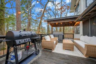 Sleeps 16 - Hot Tub - Playground - Games - Firepit - 8