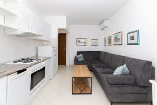 APARTMENTS JELENA 1,2,3,4 & 5 SUPETAR - free parking - Supetar - 4