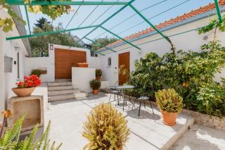 APARTMENTS JELENA 1,2,3,4 & 5 SUPETAR - free parking - 3
