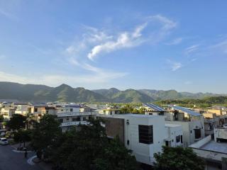 Stylish 2BR Apartment with Balcony and Margalla View E-11 - 5