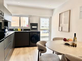 STAY Metropolitan Luxe Apartment - 9