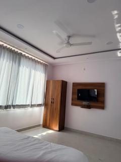 Karma Palace Hotel - 1