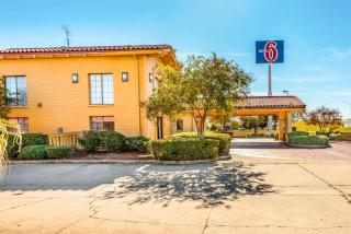 Motel 6-Monroe, LA - 1