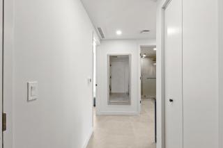 Stunning 2BR-2BA w Rooftop Pool Prime Location - 5