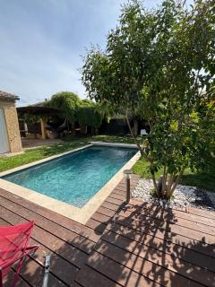 Gîte Lou Sabaï au pied des dentelles de Montmirail, piscine partagée - 2