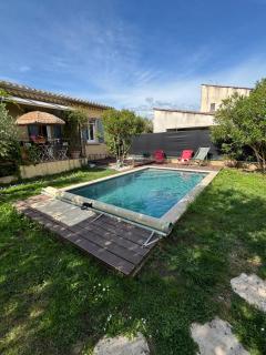 Gîte Lou Sabaï au pied des dentelles de Montmirail, piscine partagée - 3