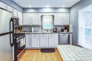 Gorgeous Retreat with Pool Hot Tub and Game Room - 8