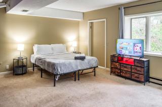 Gorgeous Retreat with Pool Hot Tub and Game Room - 3