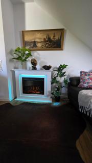 Golden Leaf Apartment with Parking - 9