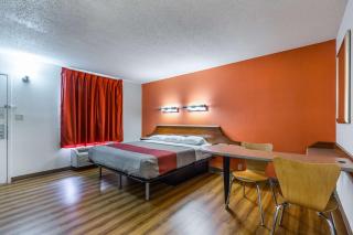 Motel 6-Mount Vernon, IL - Mount Vernon - 1