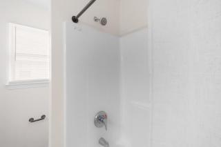 Cozy 2 Bed/15 Bath Duplex Just Blocks from Downtown Biloxi! - 6