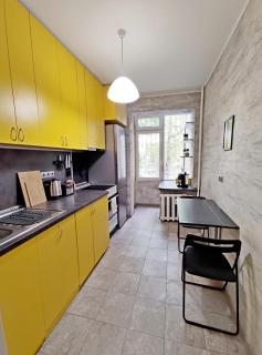 Central 2BDR Stay with Parking for 4 people - 3